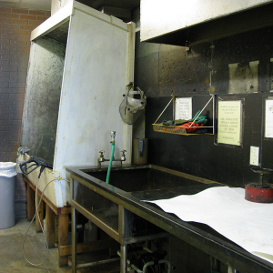 Screen washout booth